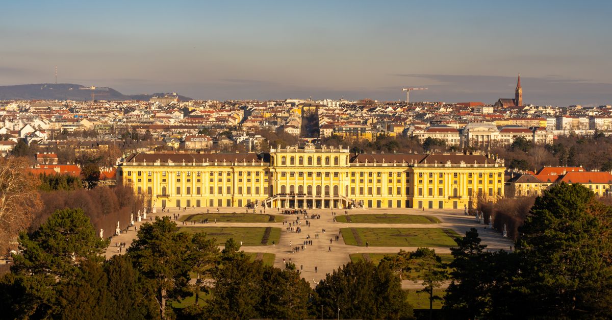 Vienna: Imperial Palaces and Coffeehouses